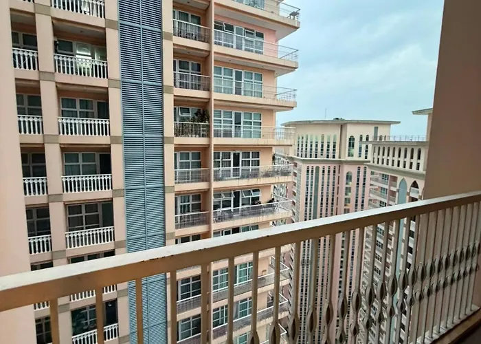Luxury 1br Near Bgc & Venice Mall