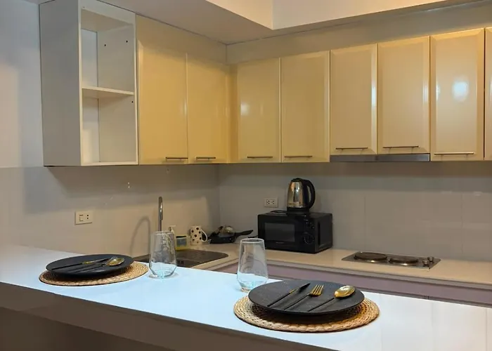 Luxury 1br Near Bgc & Venice Mall Manila